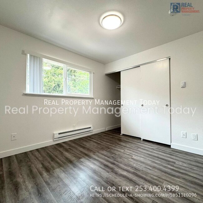 Building Photo - 4417 76th Ave W