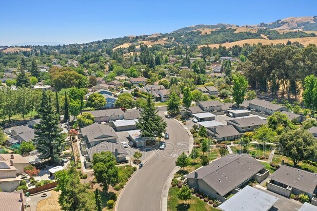 Building Photo - 2899 Fountainhead Dr