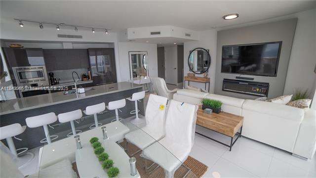 Building Photo - 1080 Brickell Ave