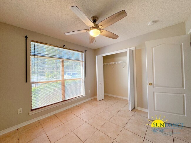 Building Photo - Cul-de-Sac Charm: Beautiful 4 Bedroom Home in Mary Esther Near Beaches and Bases!