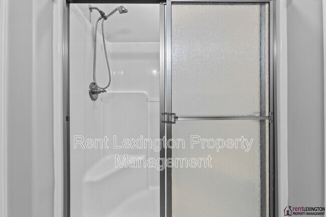 Building Photo - 111 High Hope Ln