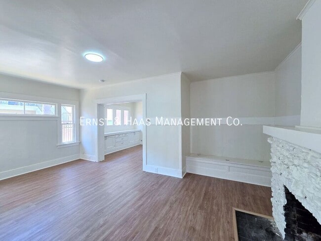 Building Photo - 1027 1/2 E. Ocean Blvd.-
