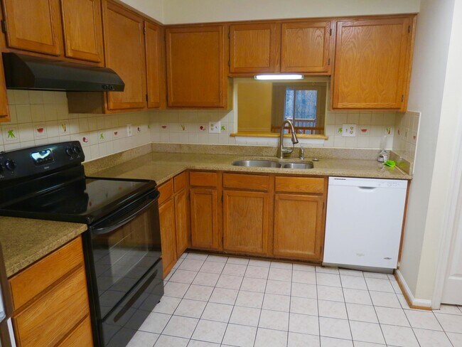 Building Photo - 13671 Cedar Creek Ln