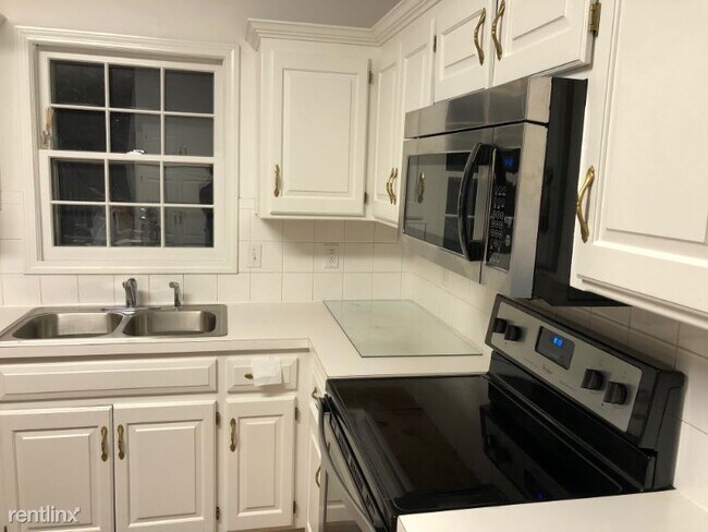 Building Photo - 4 br, 2.5 bath House - 14585 S Rene St