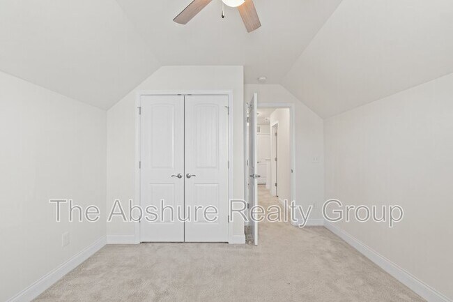 Building Photo - 404 Avery Glenn Way