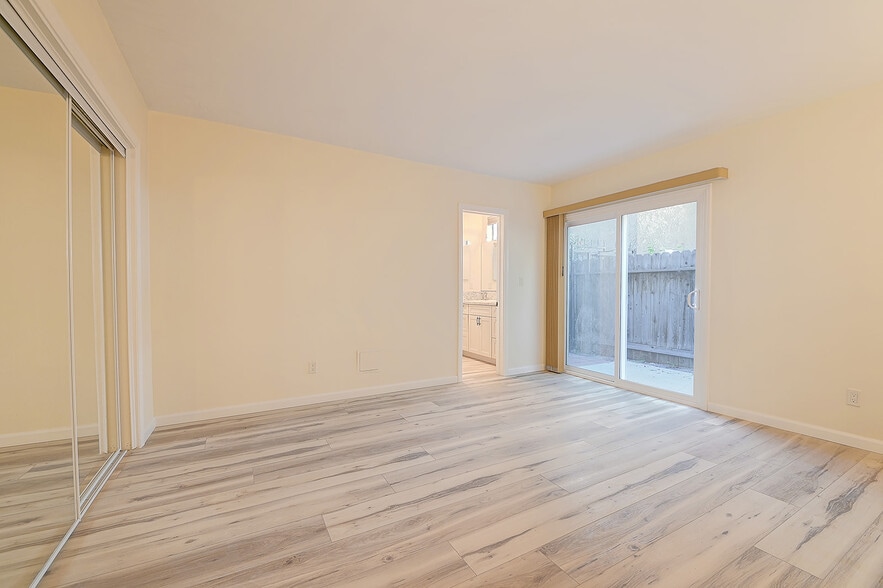 Master bedroom 2 - 338 Orizaba Ave