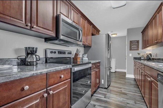 Building Photo - 3 Bedroom, 2 Bath home.