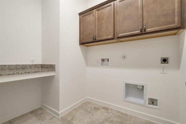 Building Photo - 31866 Grand Arbor Ln
