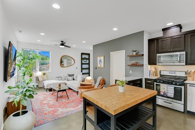 Building Photo - 2414 E Martin Luther King Jr Blvd