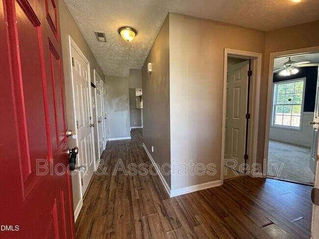 Building Photo - 337 Americana Dr