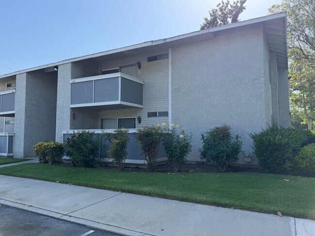 Building Photo - Half off first months Rent. Large 2 Bedroom Redlands Condo Unit Available Now!
