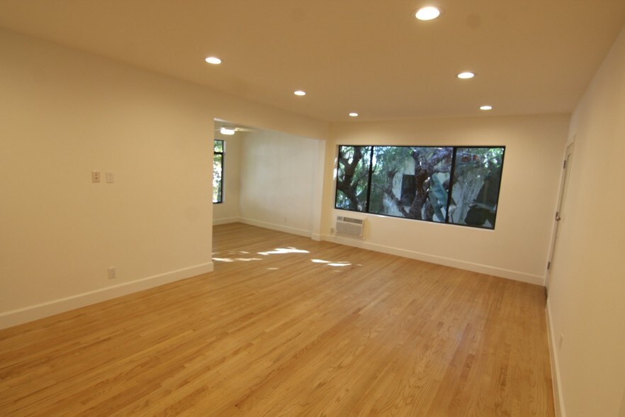 Building Photo - 1523 S Wooster St