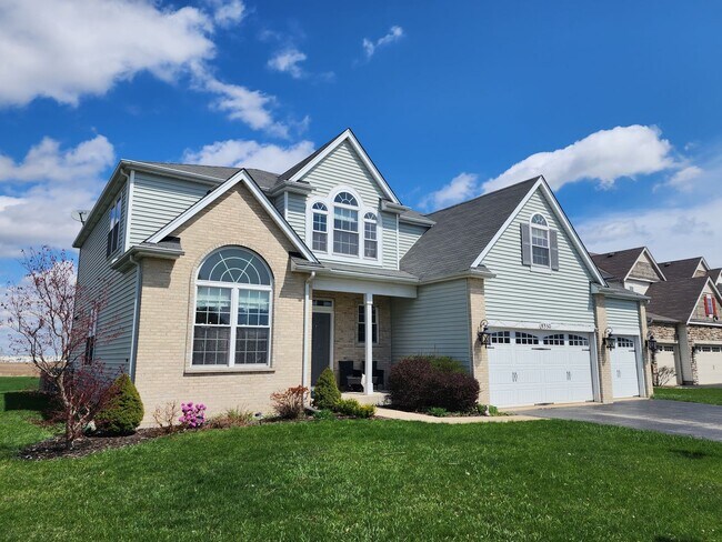 Building Photo - Kenosha 4 bedroom home