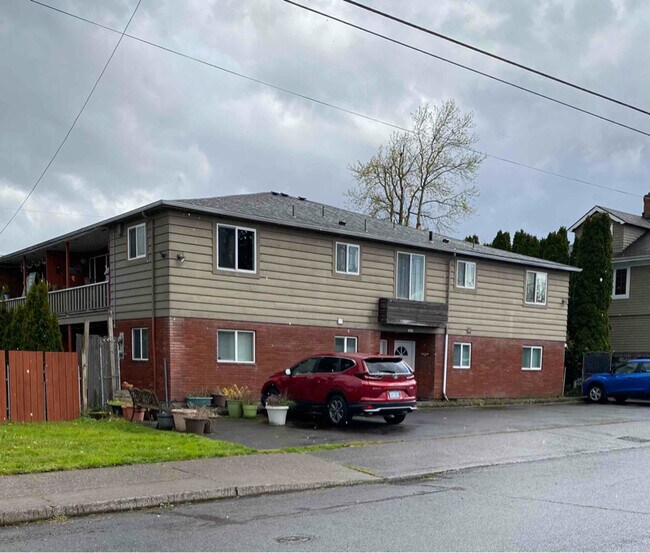 Building Photo - 2802 SE 67th Ave