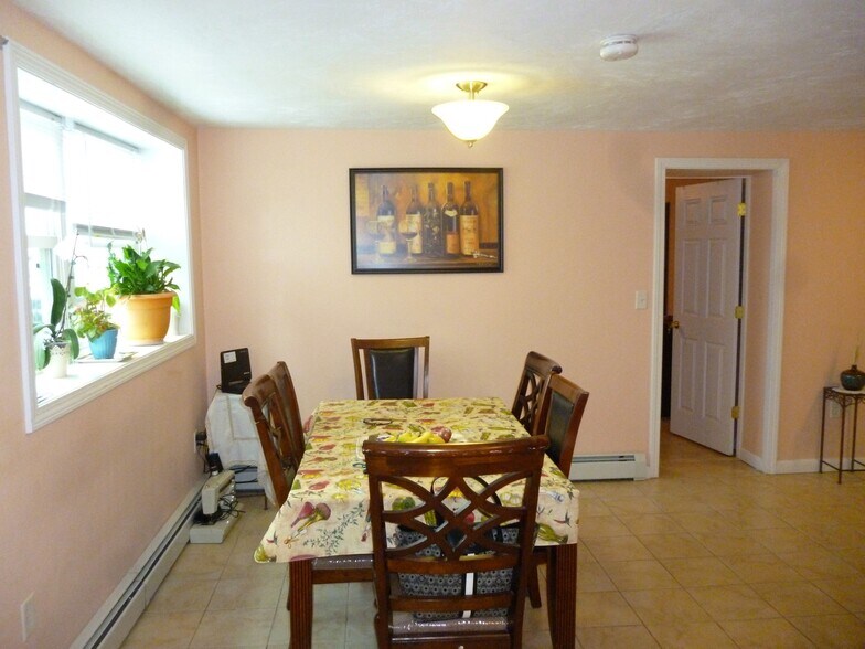 Building Photo - 807 Franklin St