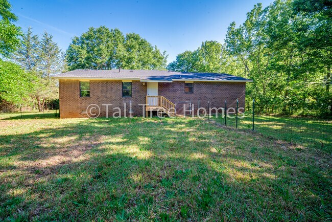 Building Photo - 325 Camp Ground Rd