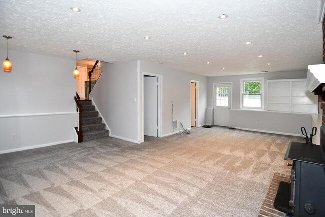 Building Photo - 8844 Mourning Dove Ct