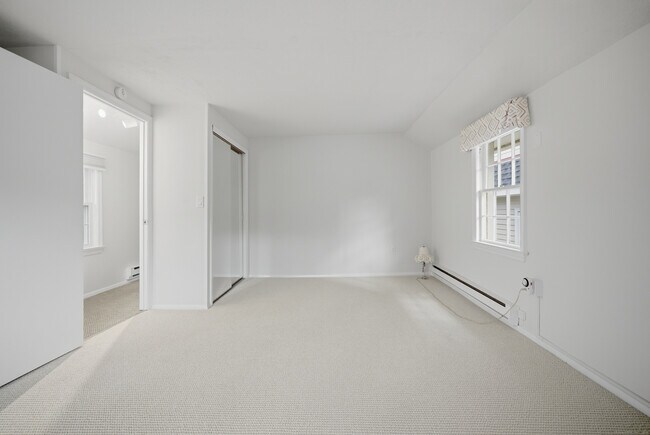 Building Photo - 205 Hillspoint Rd