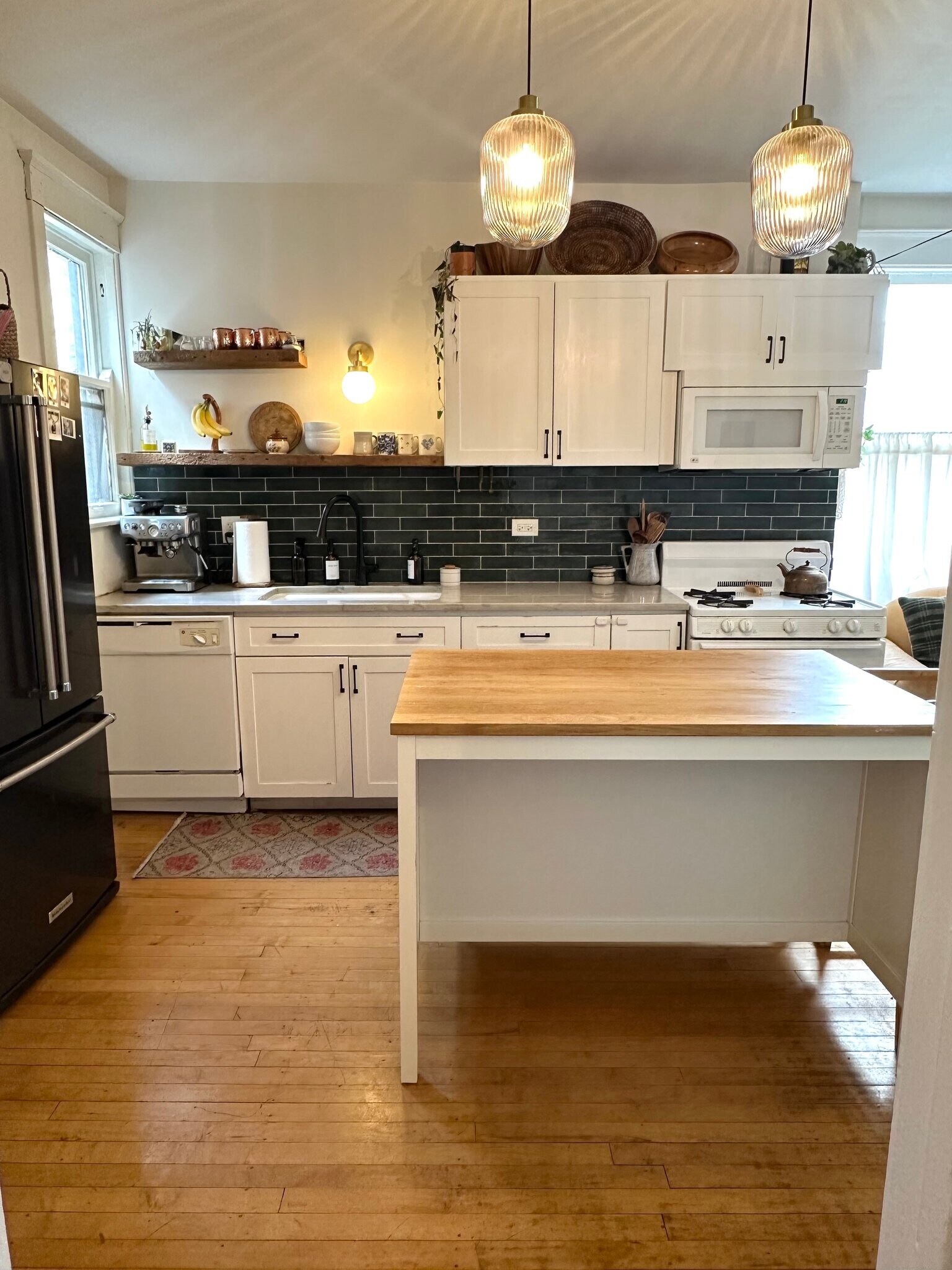 Building Photo - 2333 S Hoyne Ave