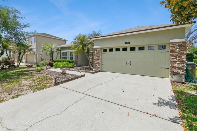 Building Photo - 237 Strathmore Cir