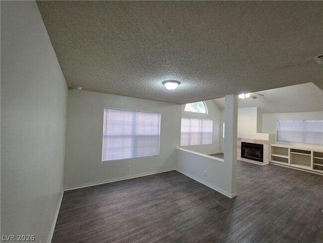 Building Photo - 6561 Avon Ct