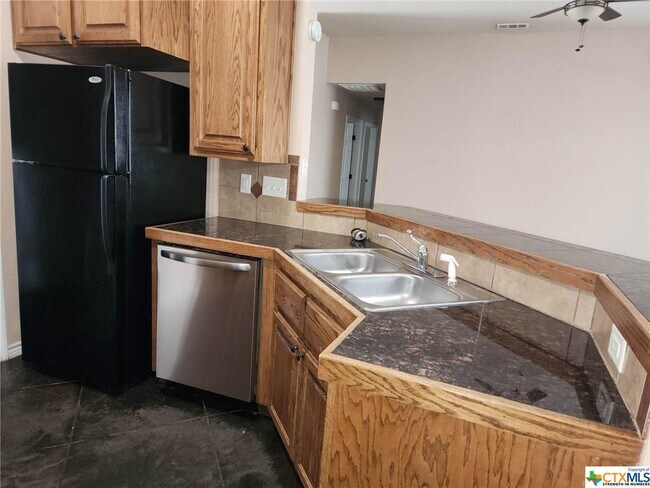 Building Photo - 501 Straws Mill Rd