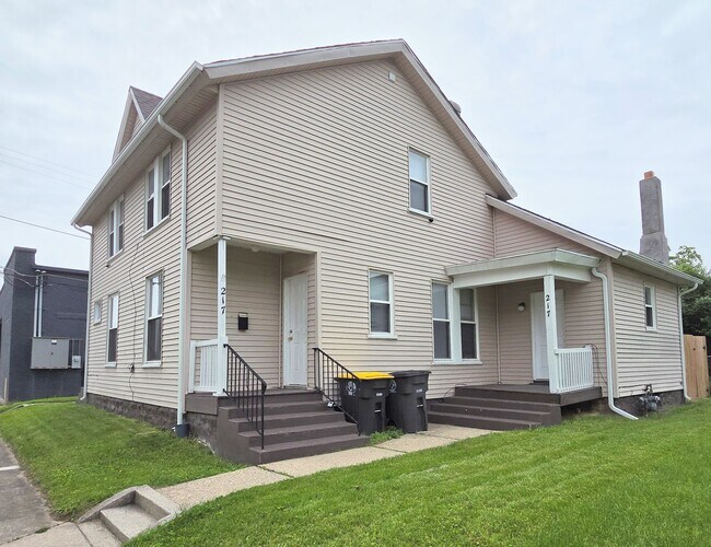 Building Photo - 215 W Masterson Ave
