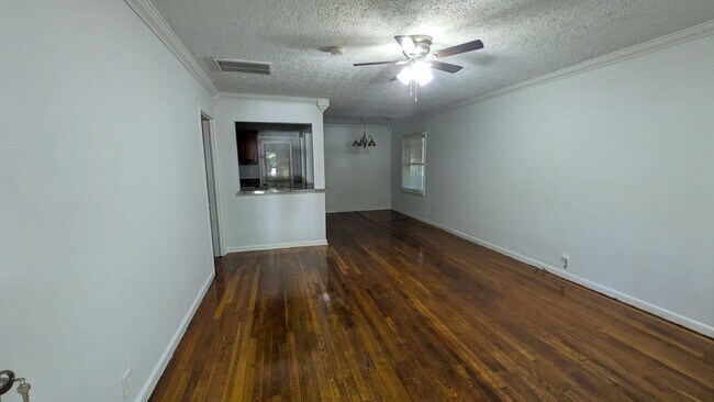 Building Photo - 2068 E Lilac Ln