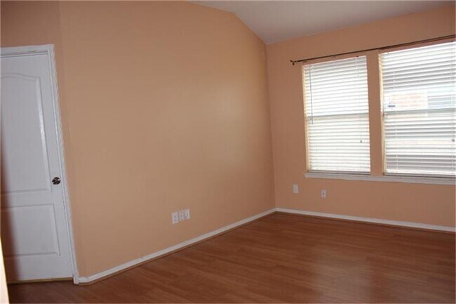 Building Photo - 5535 Brookhollow Oaks Trail