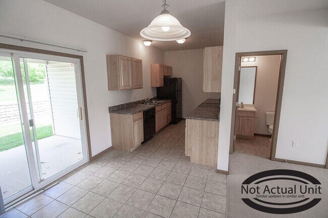 Building Photo - 1615 Citadel Dr