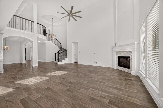 Building Photo - 25109 Pinebrook Grove Ln