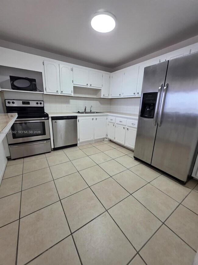 Building Photo - 13499 Biscayne Blvd