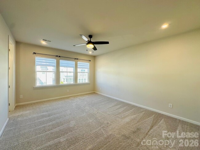 Building Photo - 5851 Strathmore Ct