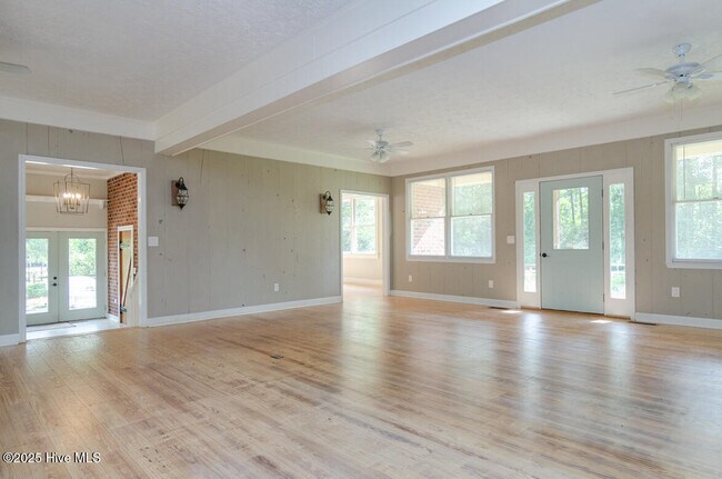Building Photo - 2120 Old Winter Park Rd
