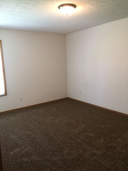 Building Photo - 401 Brunswick Dr