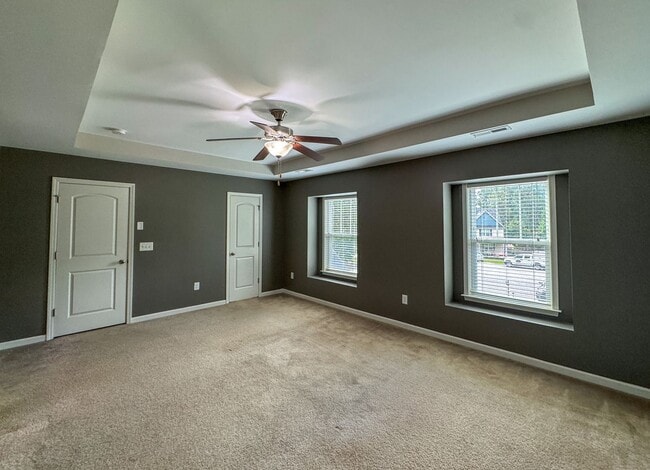 Building Photo - Gorgeous 3 Bed 2.5 Bath Plus Loft Home on ...