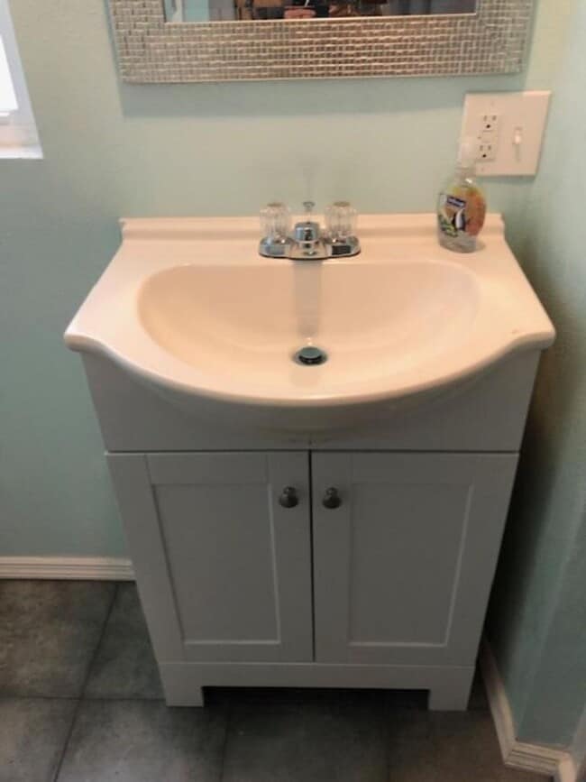 Building Photo - 2 BEDROOM 2 BATH MOBILE ON 2.21 ACRES IN LAKE TROPICANA RANCHETTES