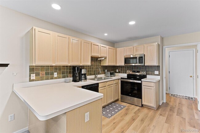 Building Photo - 1033 Calpernia