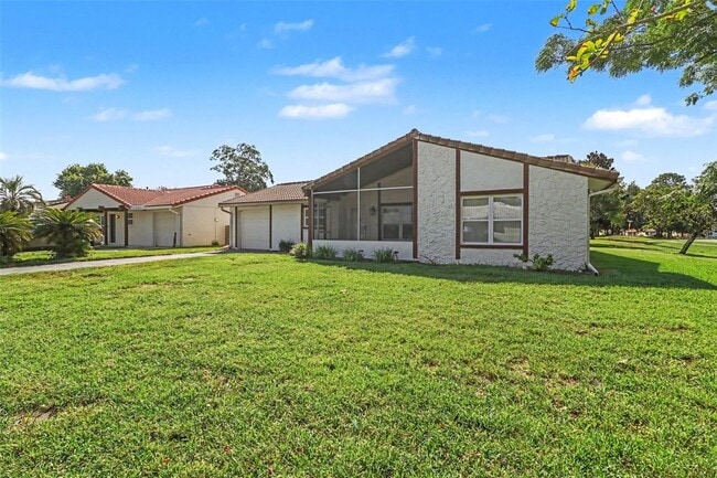 Building Photo - 10157 Bluff Ct