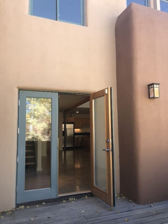 Building Photo - 1012 Marquez Pl