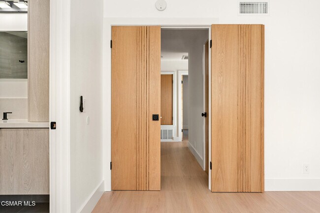 Building Photo - 84 Sunny Vista Ave