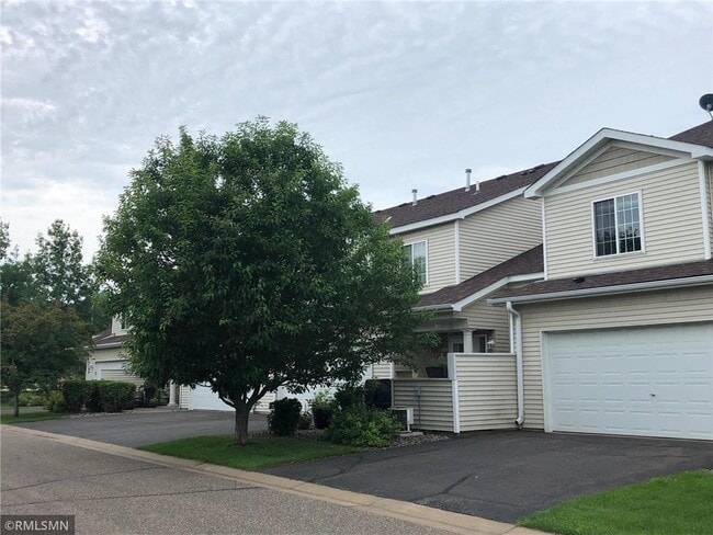 Building Photo - 1902 Aster