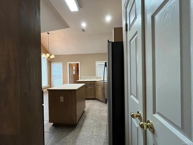 Building Photo - 8839 Sturbridge Dr