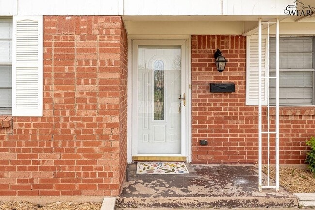 Building Photo - 4024 Hooper Dr