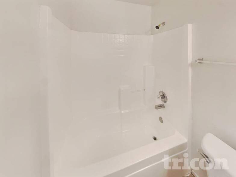 Building Photo - 12008 W Rosewood Dr