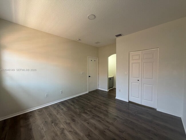Building Photo - 2201 Clipper Pl