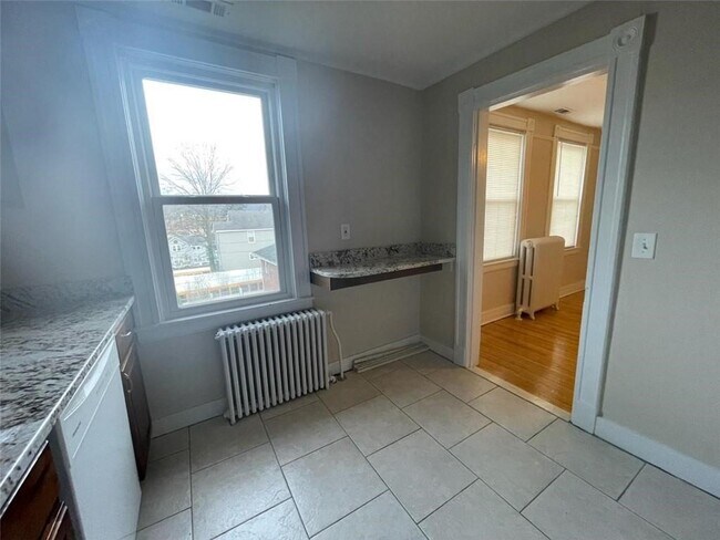 Building Photo - 22 Cozzens Ave