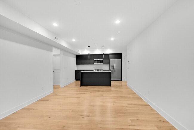 Building Photo - 1328 S 9th St