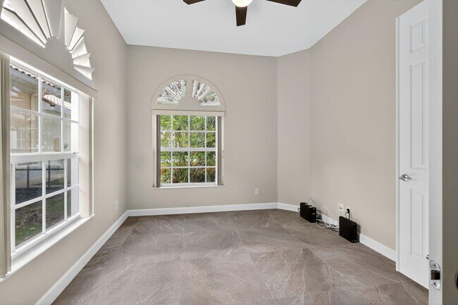 Building Photo - 8257 Rosalie Ln