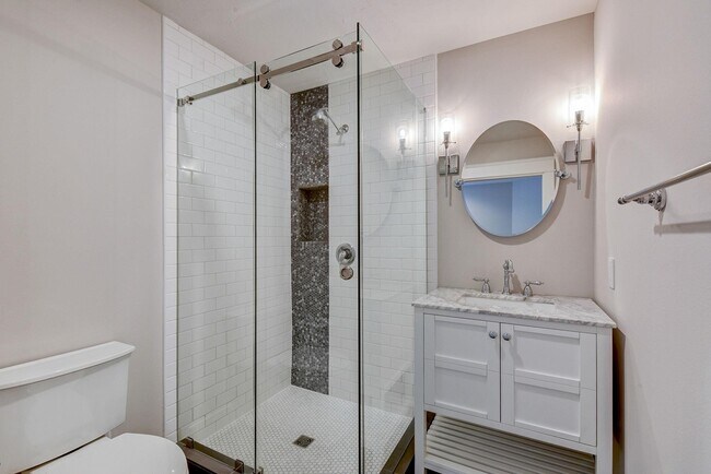 Building Photo - 35 Silkbay Pl